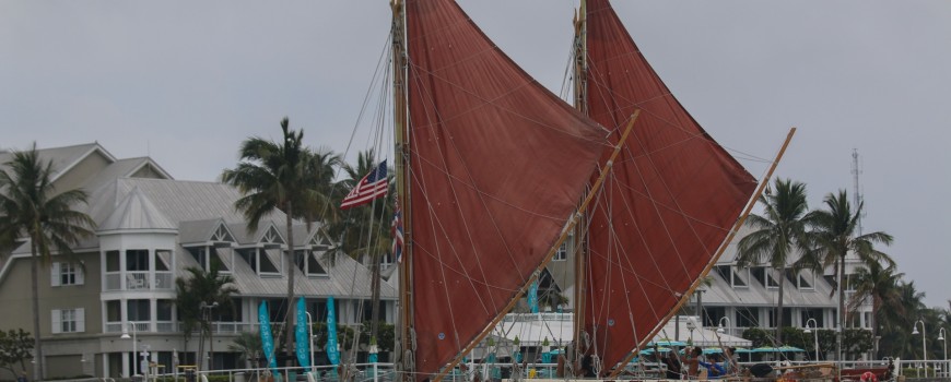 Hōkūleʻa passing Mallory Square in Key West