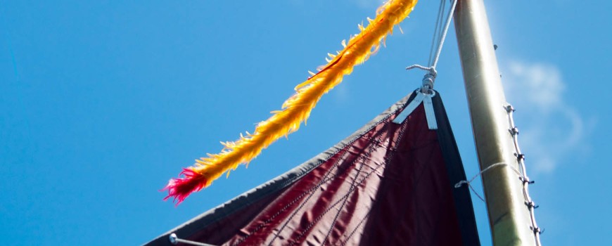 Lei Hulu on the mast